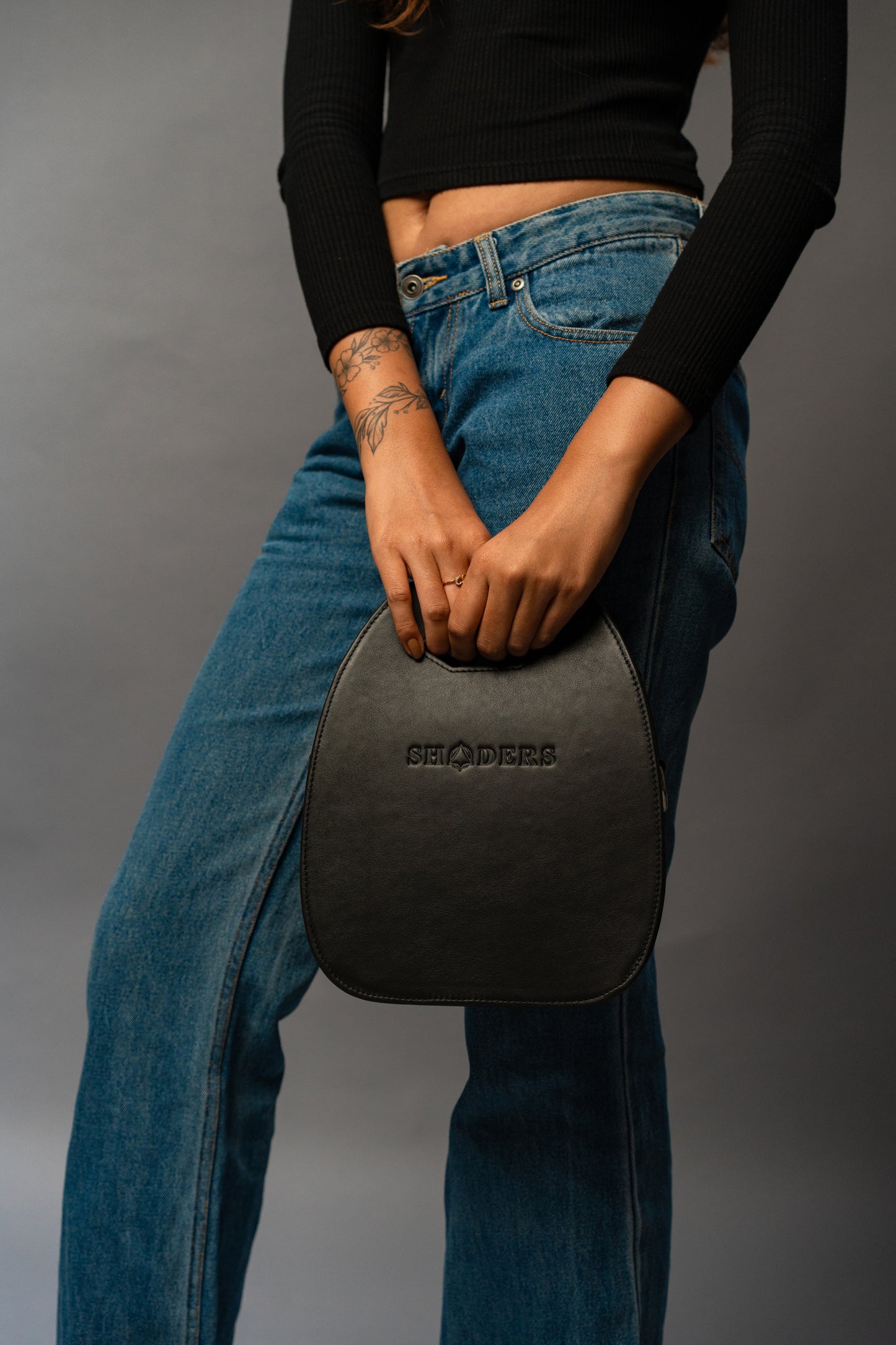 BLACK CLASSIC CROSSBODY BAG